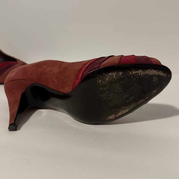 Bruno Magli Pink/Purple Suede 3” Peep Toe Pumps! - Picture 5 of 8